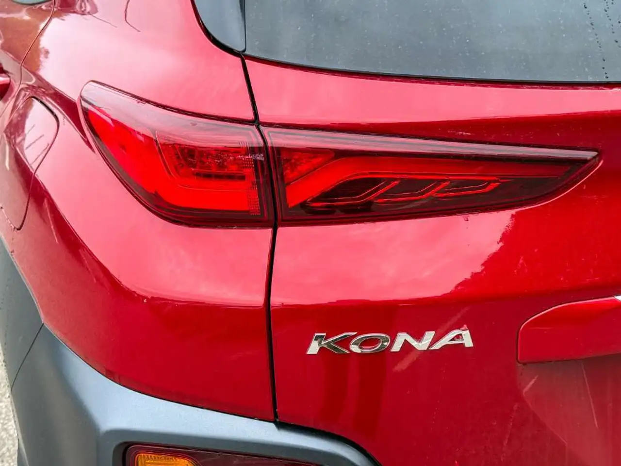 Hyundai KONA снимка Hyundai KONA