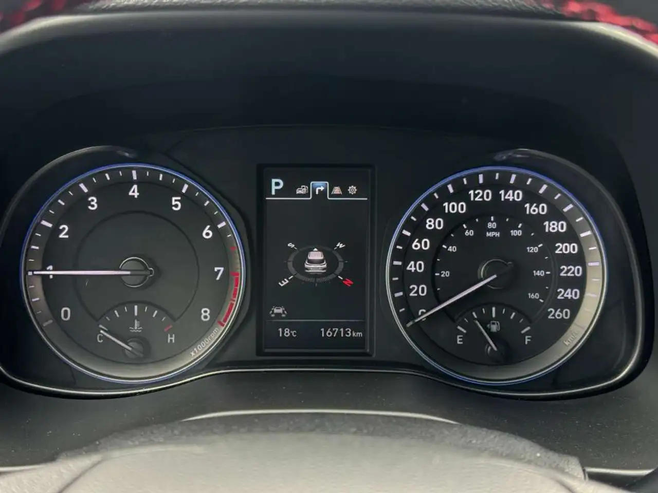 Hyundai KONA снимка Hyundai KONA
