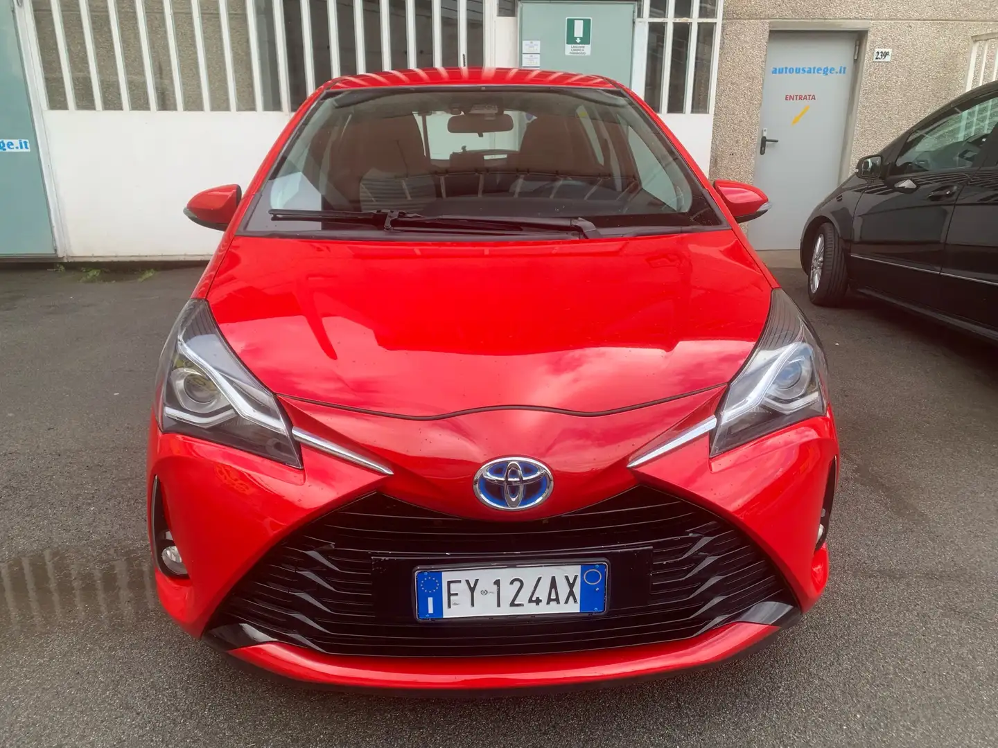 Toyota Yaris Yaris 5p 1.5h Active my18 Rosso - 2