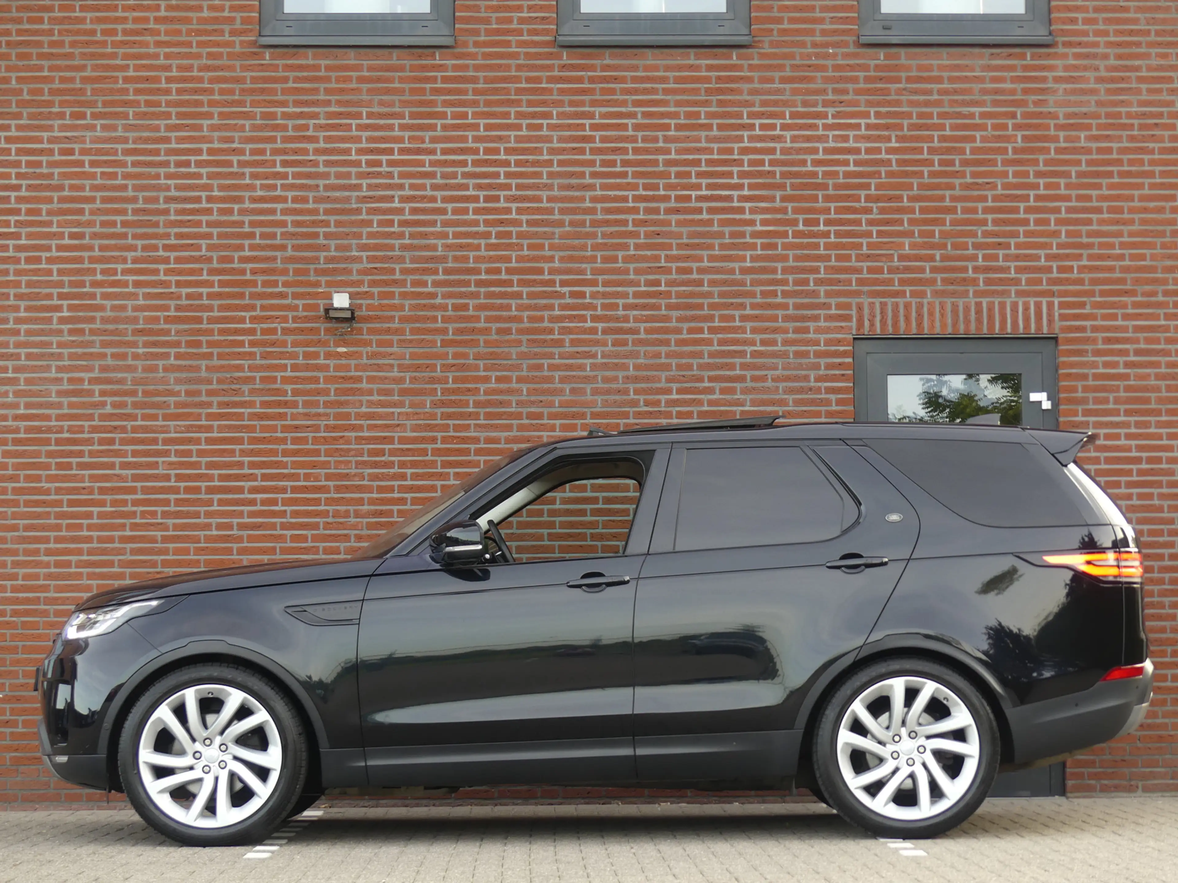 Land Rover Discovery 3.0 TD6 HSE Grijs kenteken Luchtvering/Panoramadak — photo 3