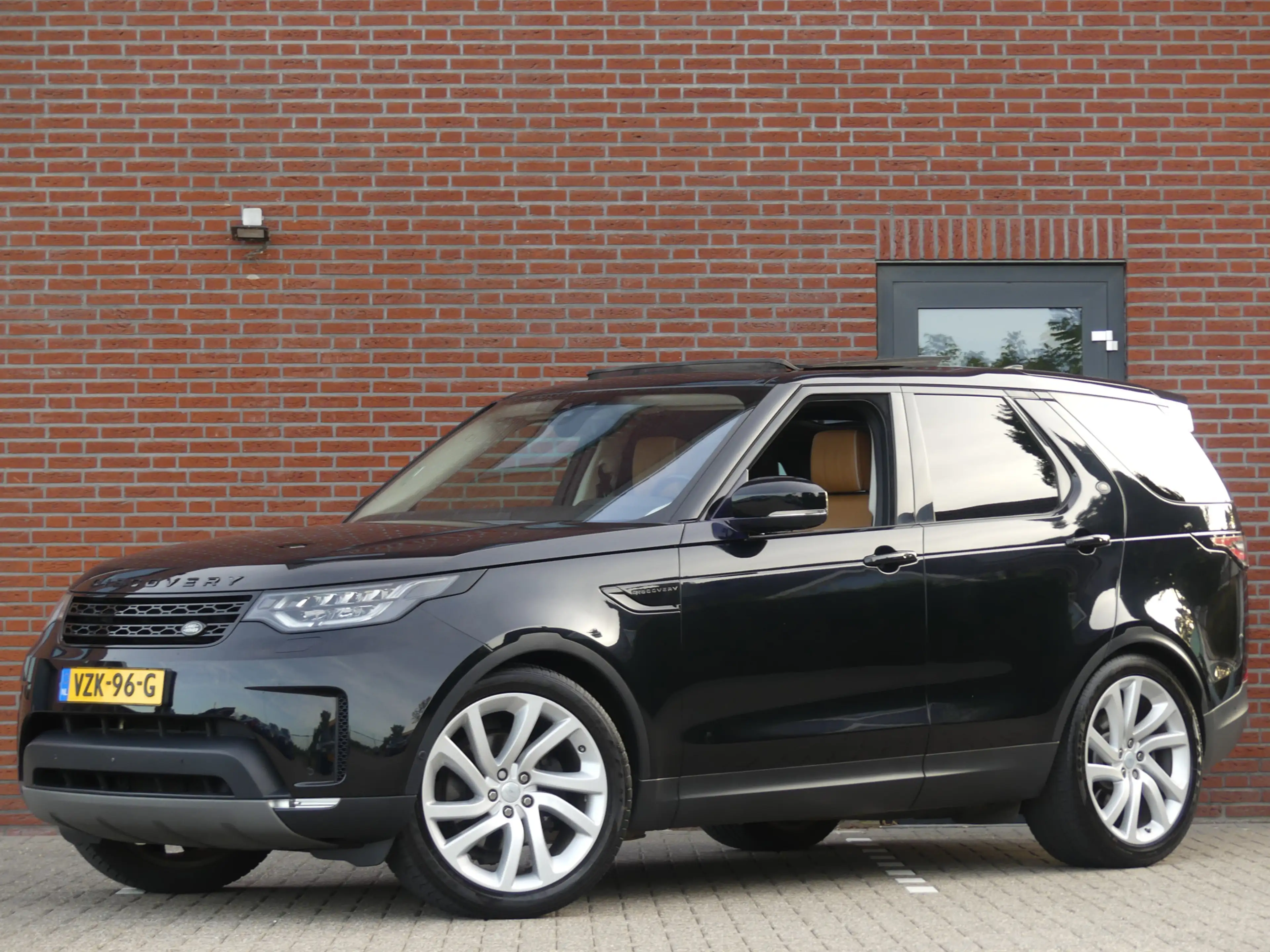 Land Rover Discovery 3.0 TD6 HSE Grijs kenteken Luchtvering/Panoramadak