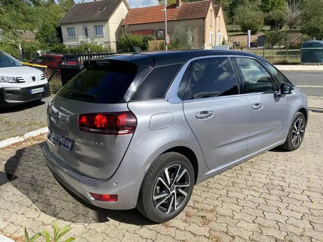 Citroen C4 Picasso view 4