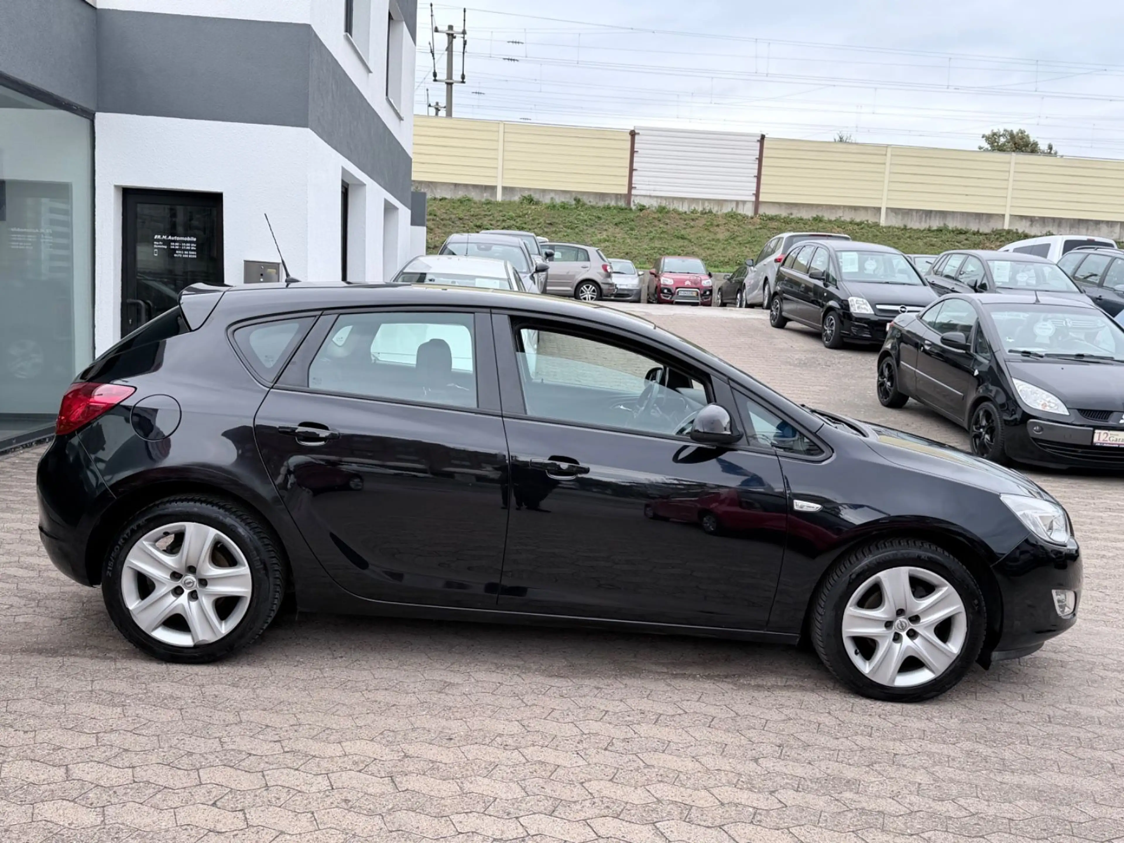 Opel Astra Lim Edition MultiLenkrad~Tempomat~1Hnd~SHZ — photo 5