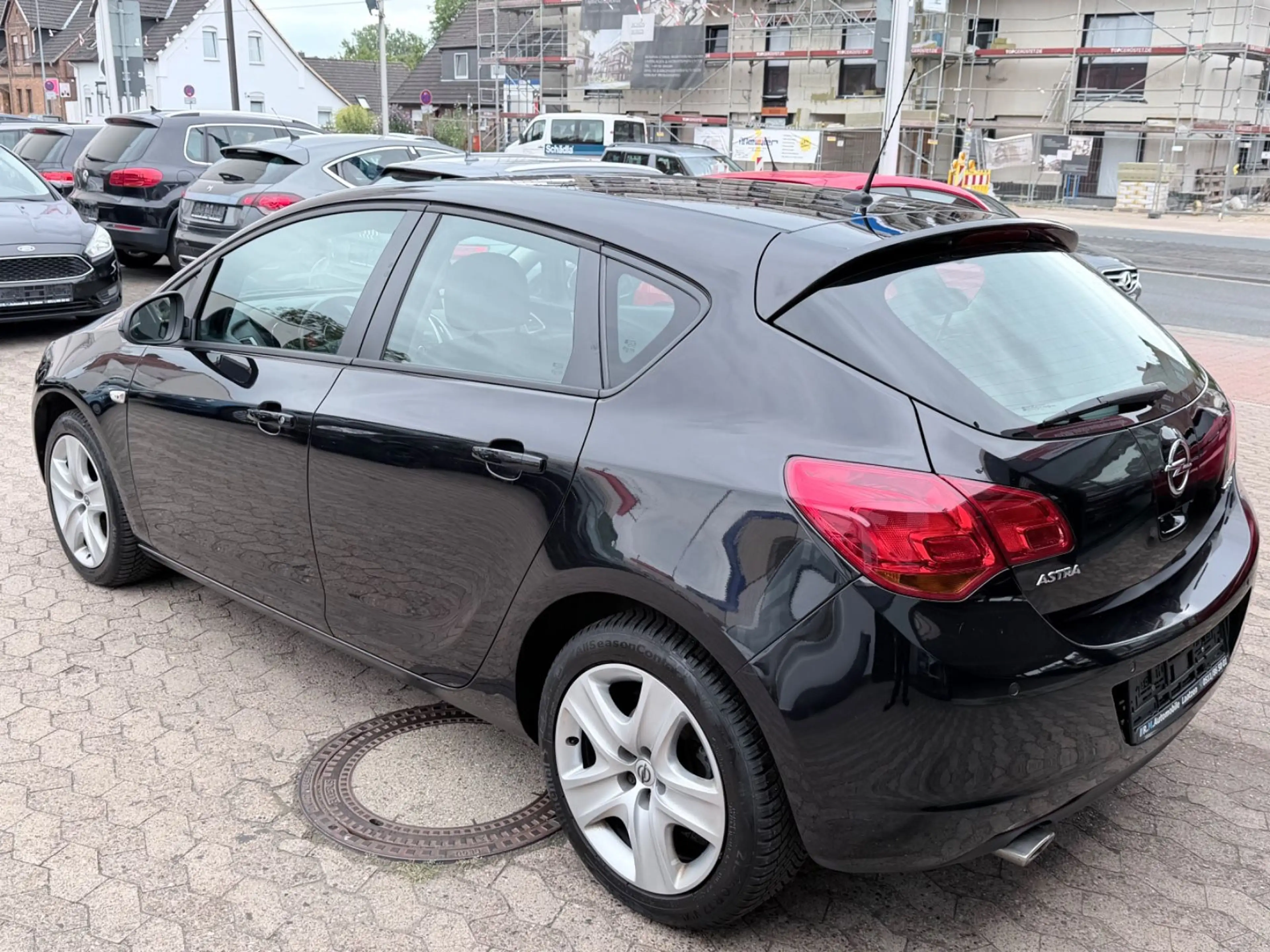 Opel Astra Lim Edition MultiLenkrad~Tempomat~1Hnd~SHZ — photo 9