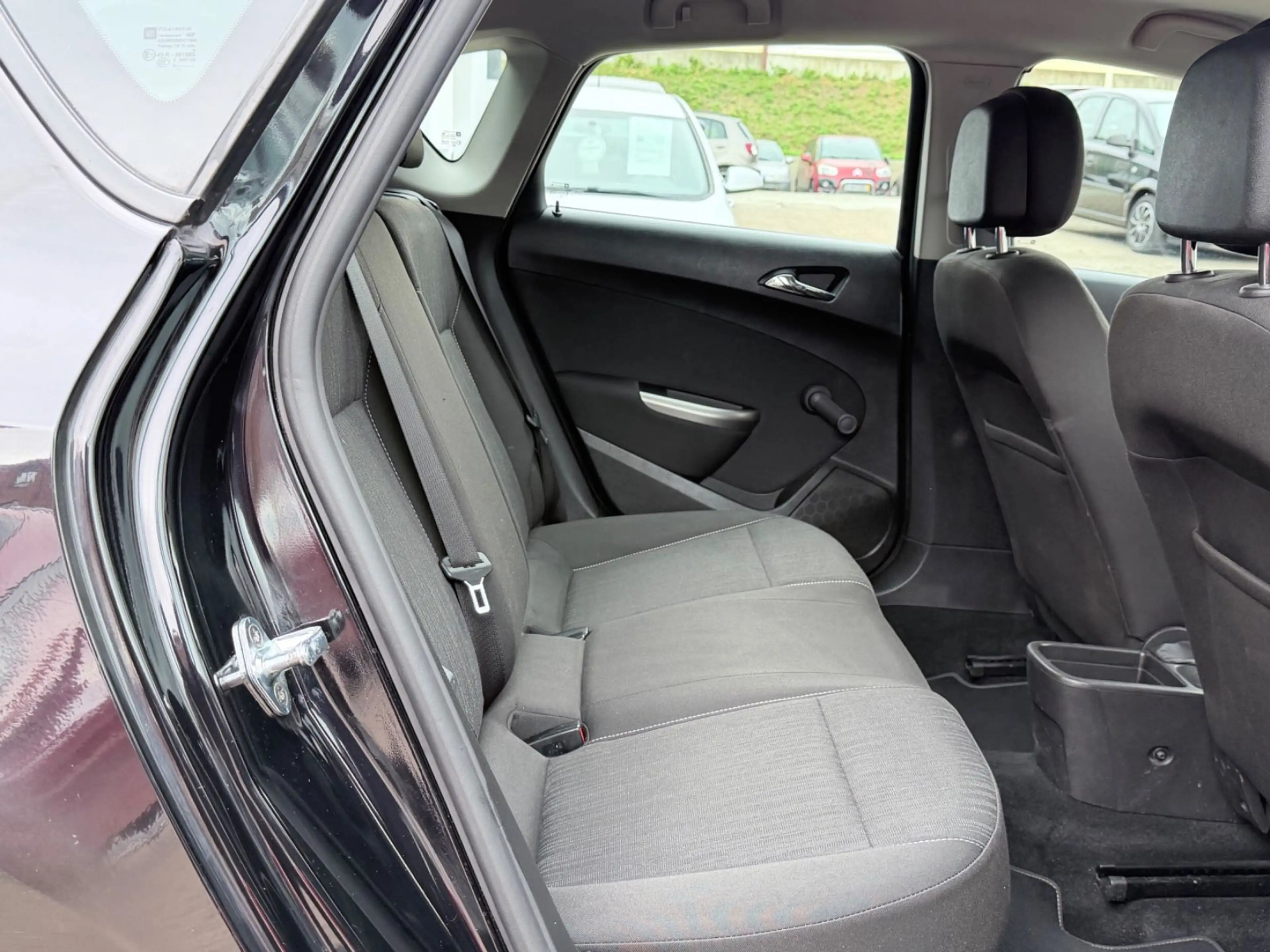Opel Astra Lim Edition MultiLenkrad~Tempomat~1Hnd~SHZ — photo 14