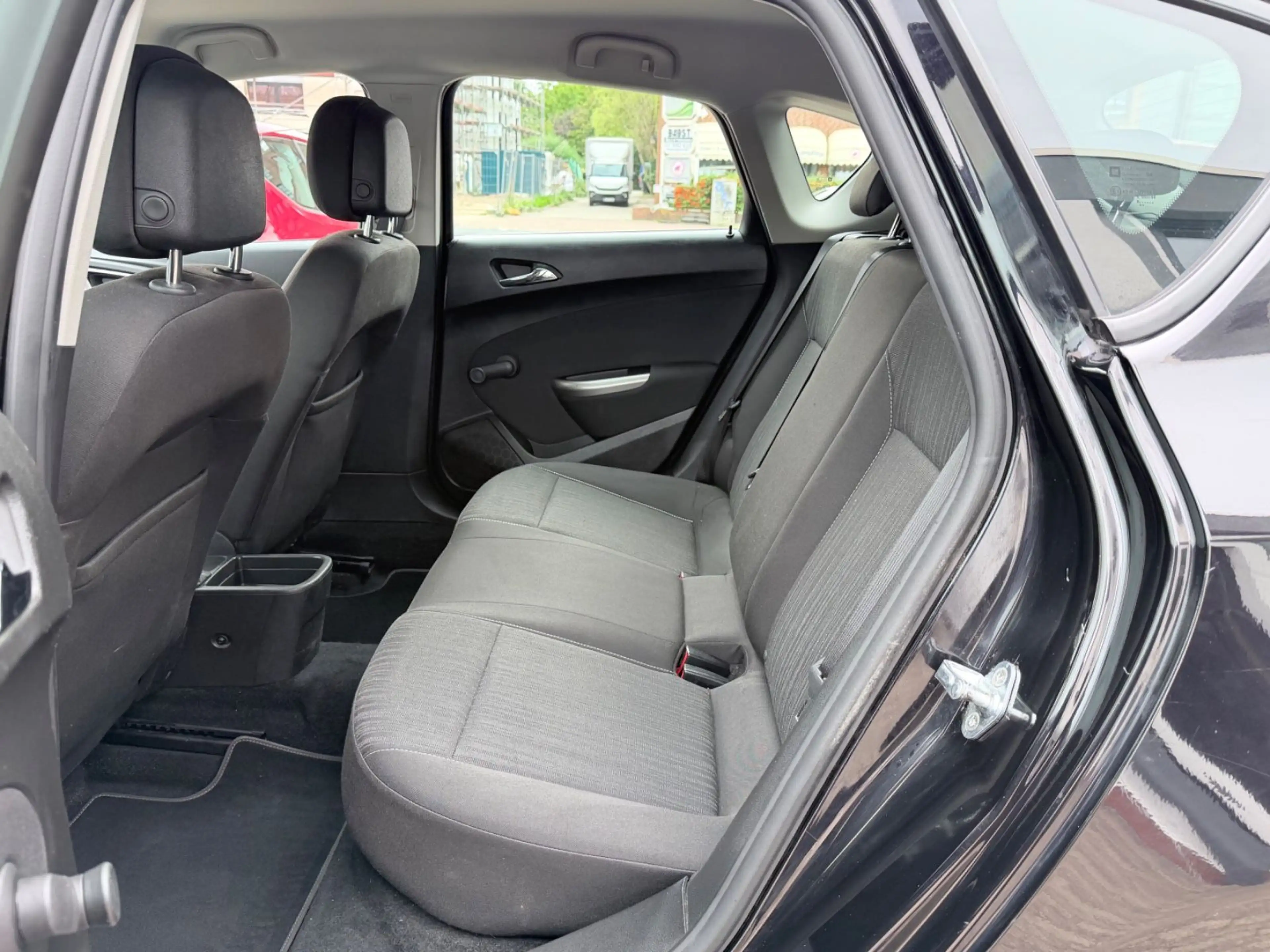 Opel Astra Lim Edition MultiLenkrad~Tempomat~1Hnd~SHZ — photo 12