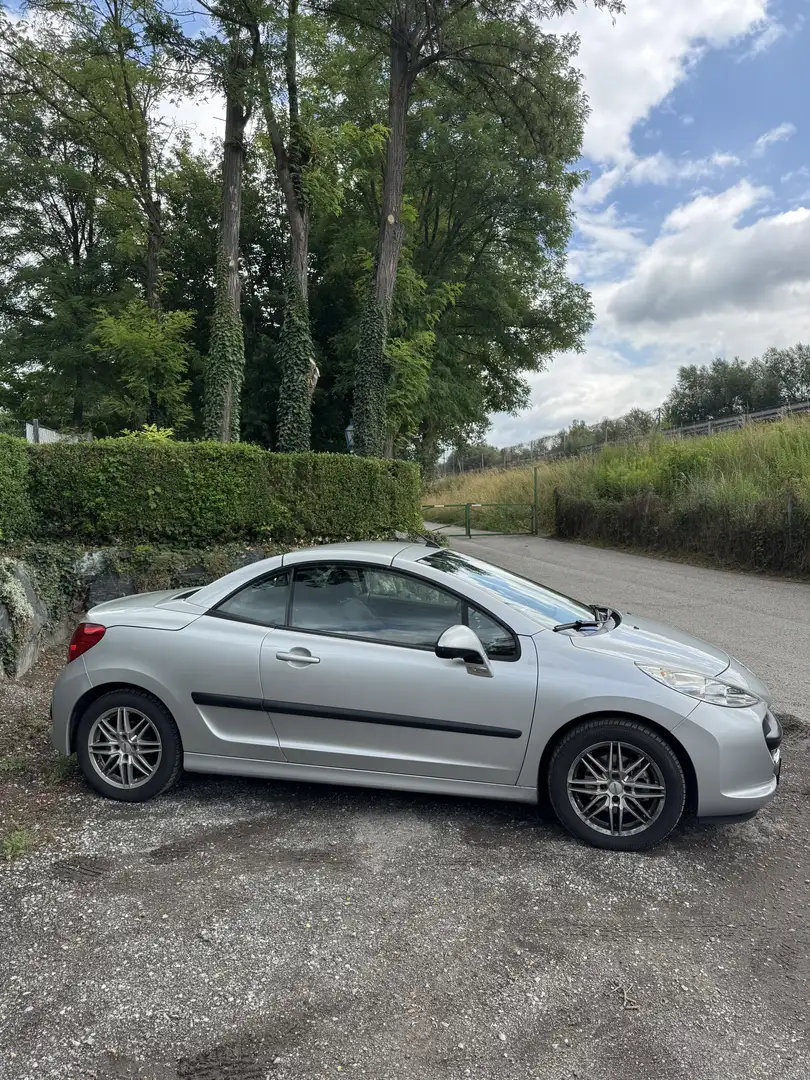 Peugeot 207 CC Active 1,6 16V - 2