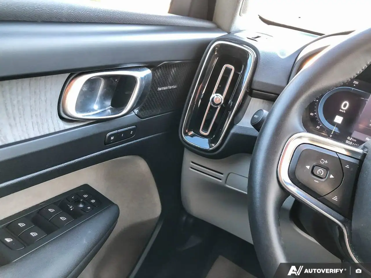 Volvo XC40 снимка Volvo XC40