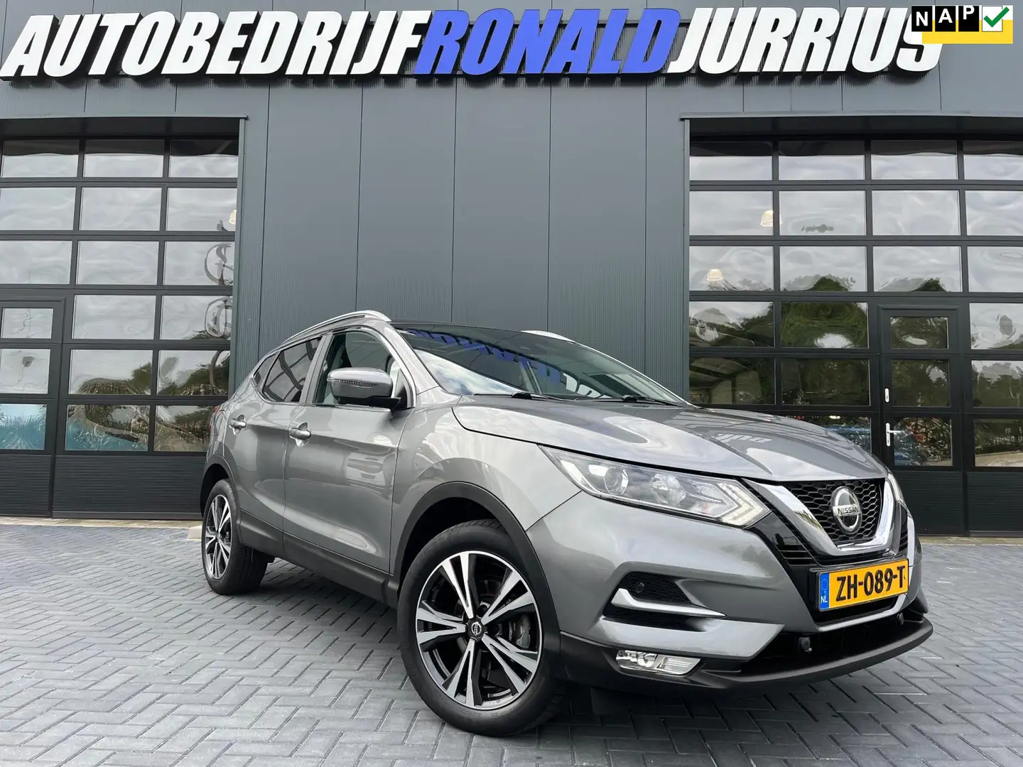 Nissan Qashqai 1.3 DIG-T N-Connecta NL.Auto/Panoramadak/360Camera Gris - 1