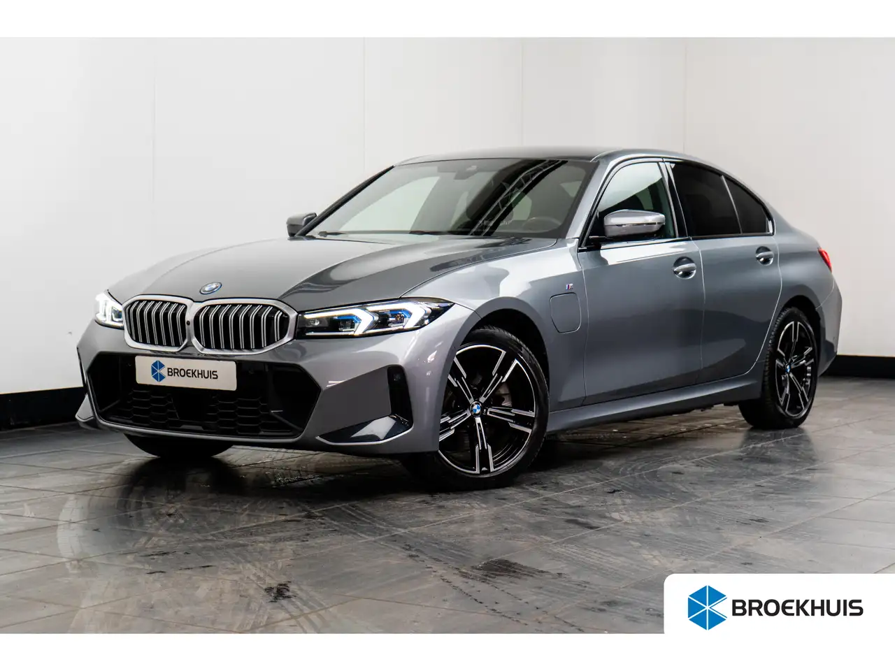 BMW 330