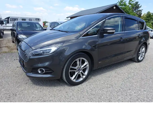 Ford S-Max Titanium AWD Pano AHK 7 Sitze Kamera 8x Alu PDC