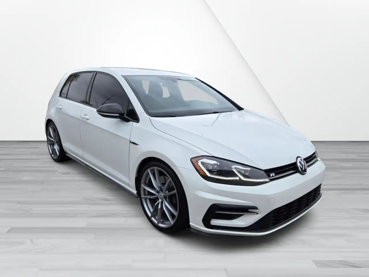 Volkswagen Golf R снимка Volkswagen Golf R