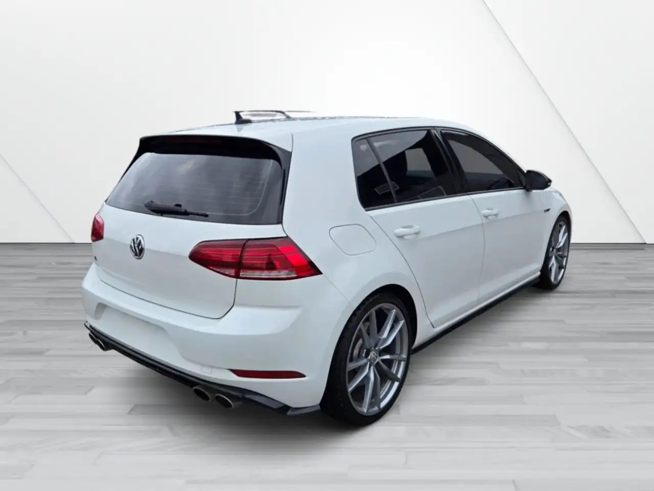 Volkswagen Golf R снимка Volkswagen Golf R