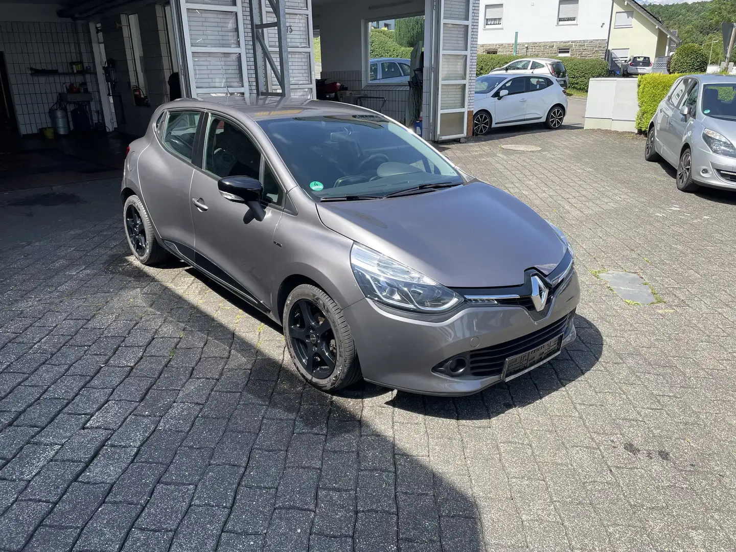Renault Clio 1.2 16V 75 Limited Сірий - 2