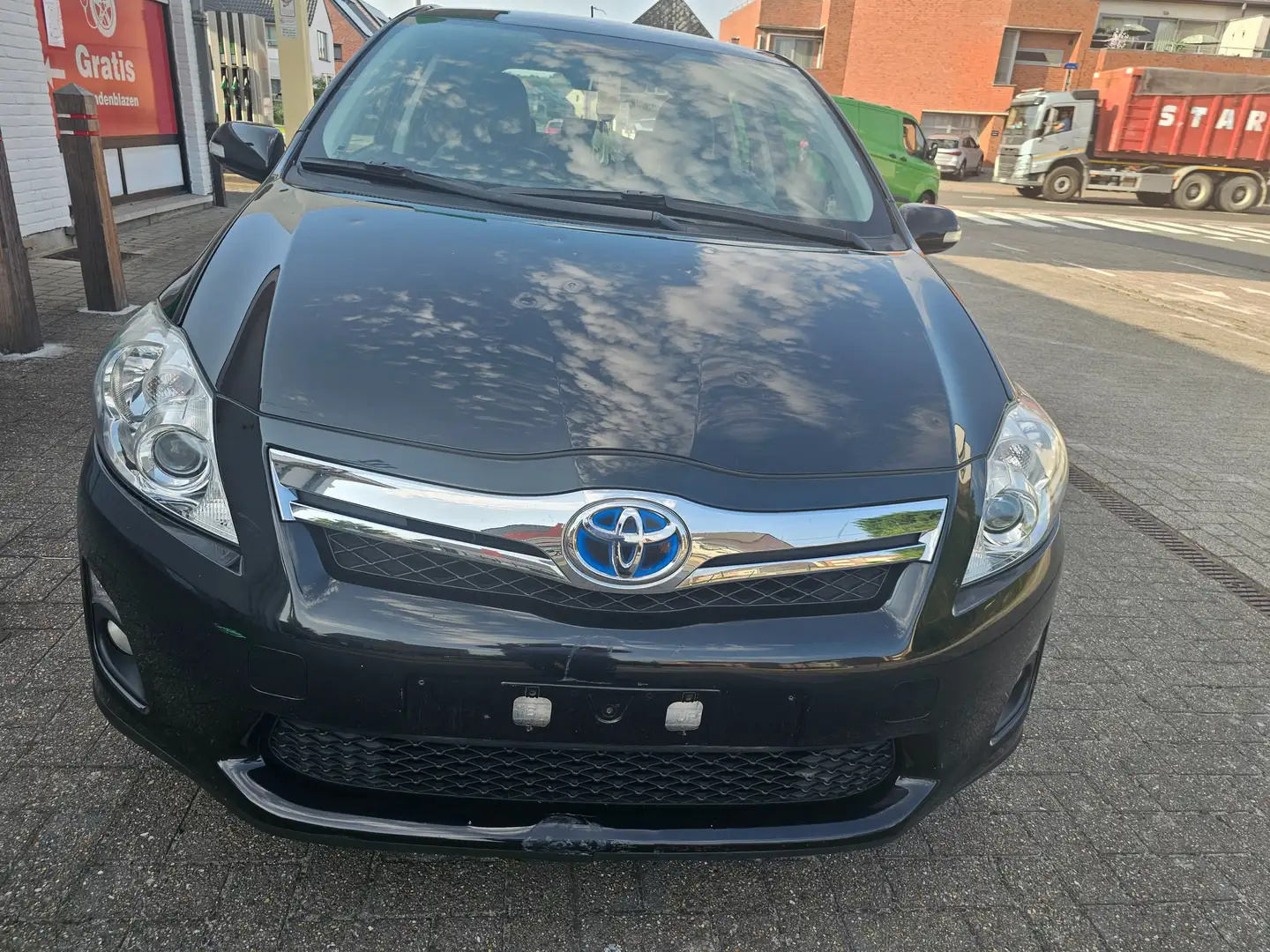 Toyota Auris HEV 1.8i HSD Sol CVT Noir - 1