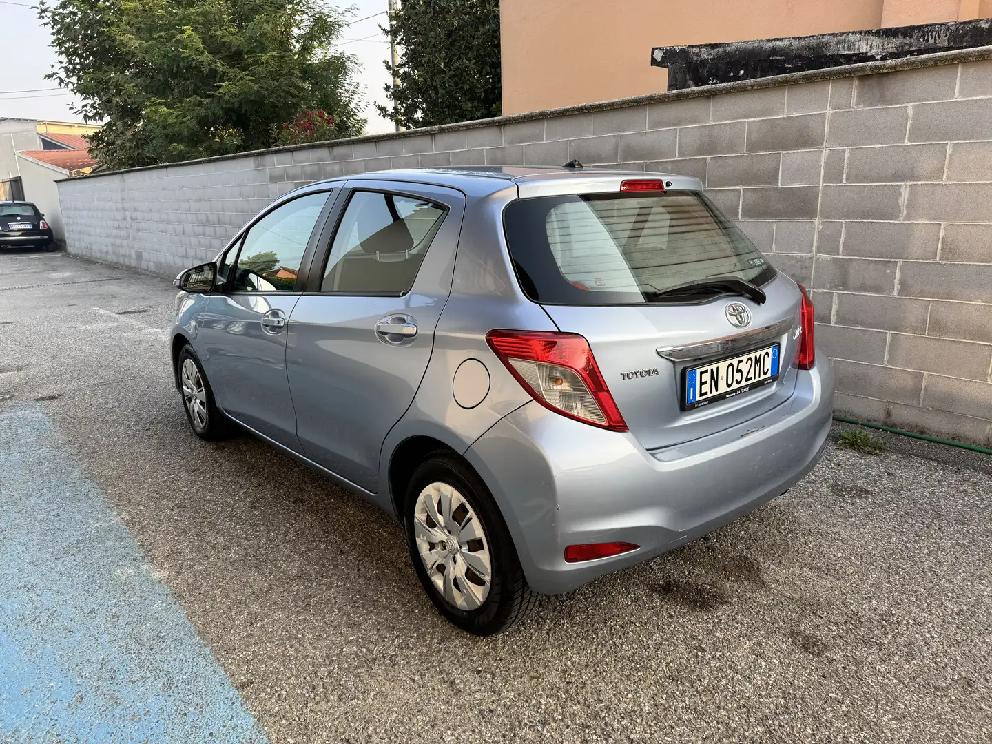 Toyota Yaris Yaris III 2011 5p 1.0 Lounge Blu/Azzurro - 2