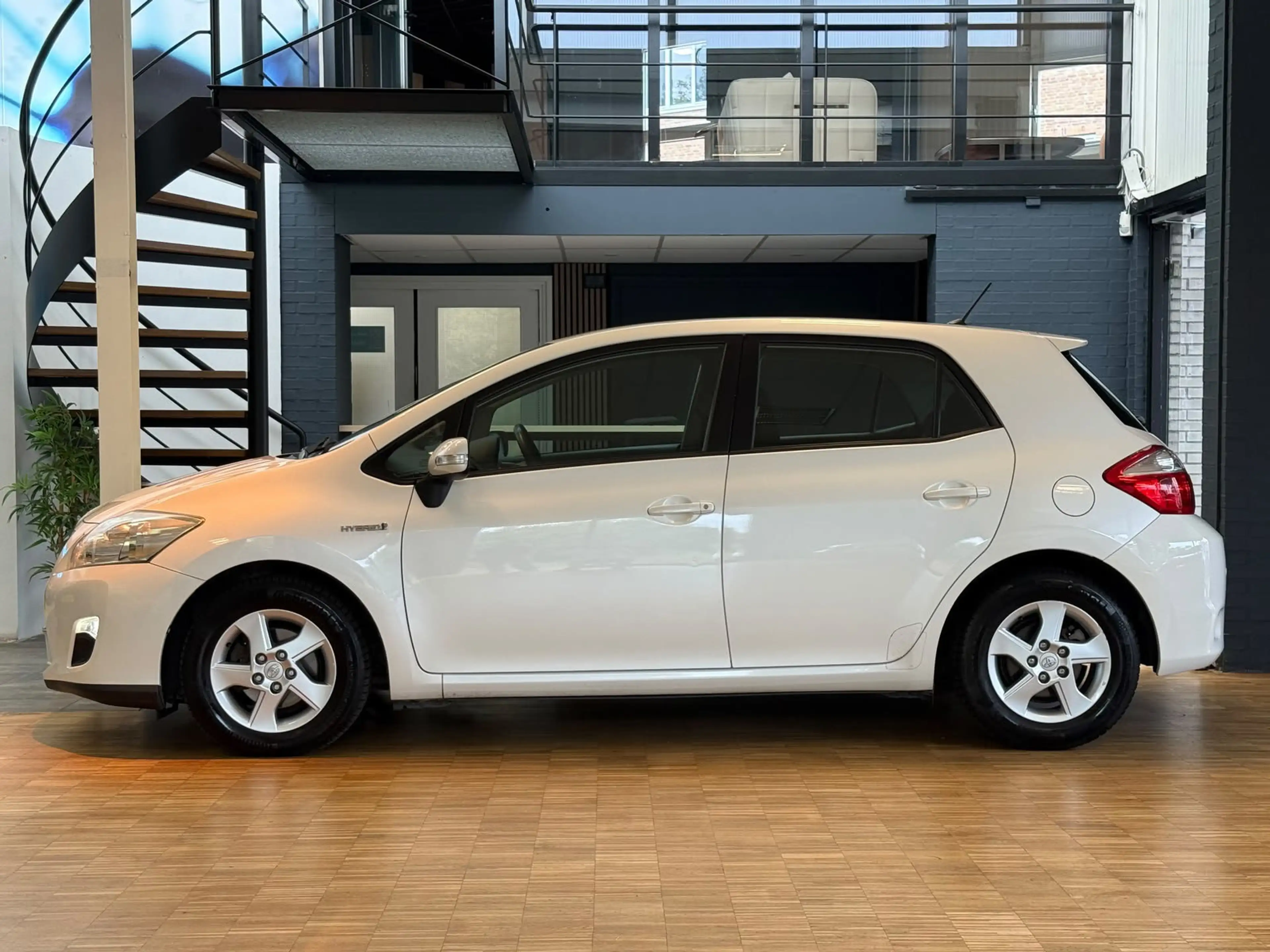 Toyota Auris 1.8 Full Hybrid Aspiration — photo 3