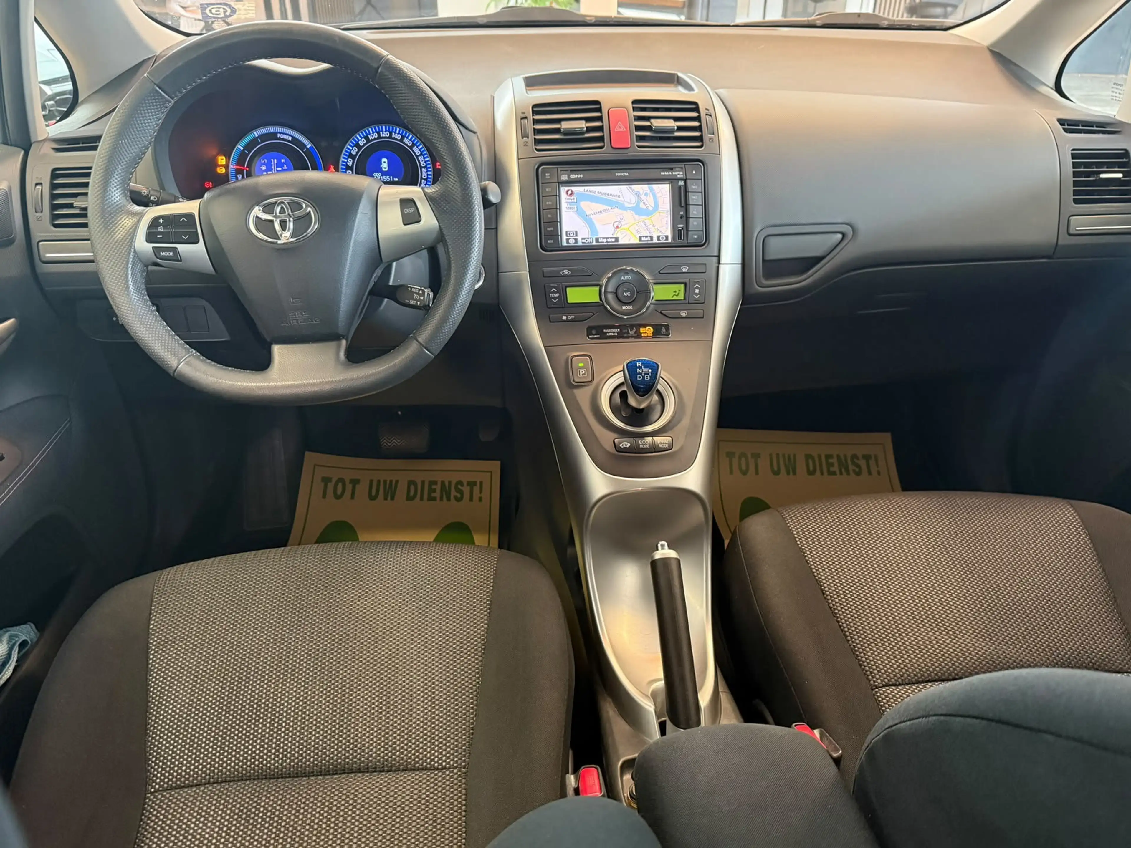 Toyota Auris 1.8 Full Hybrid Aspiration — photo 14