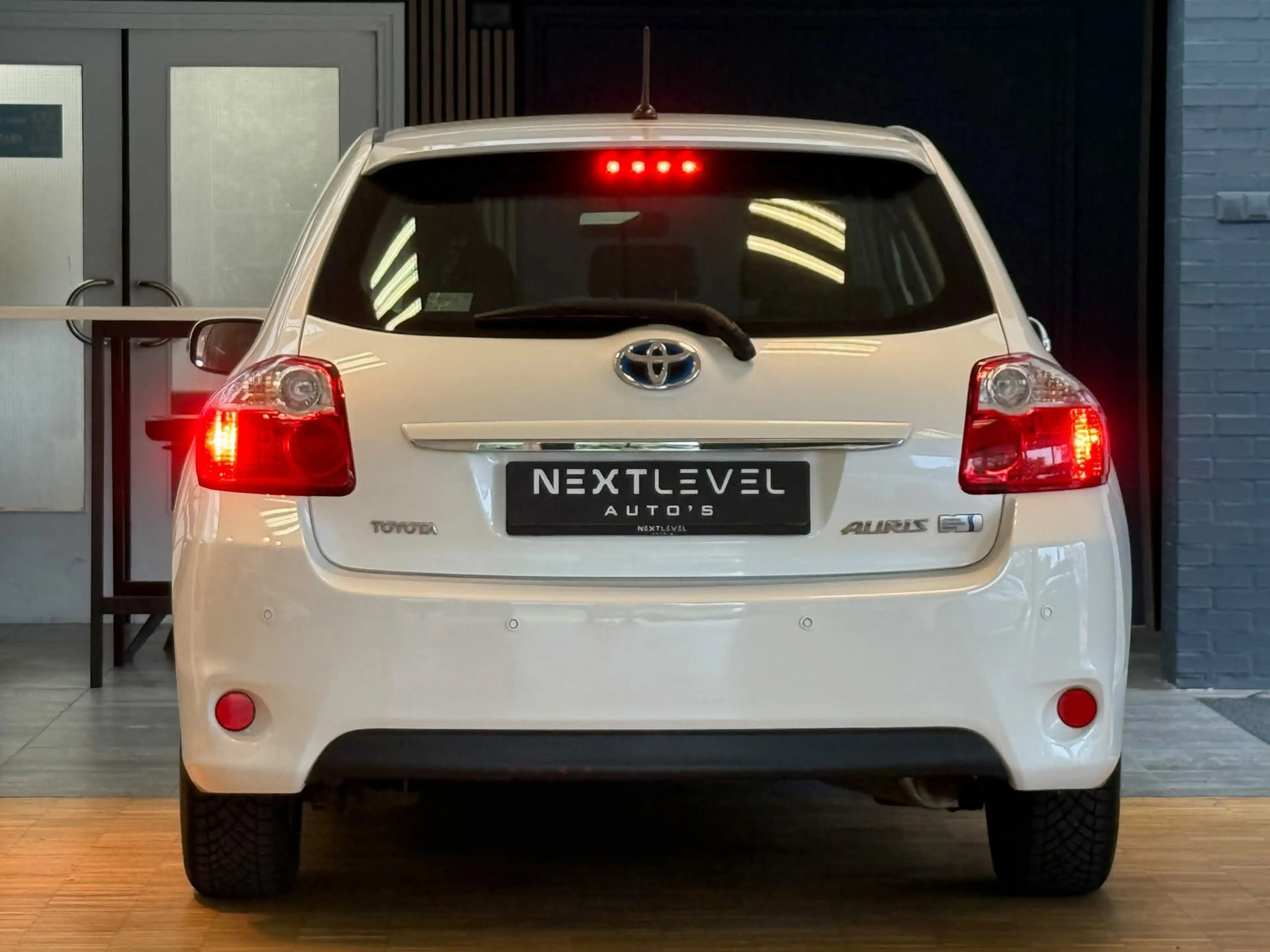 Toyota Auris 1.8 Full Hybrid Aspiration — photo 6