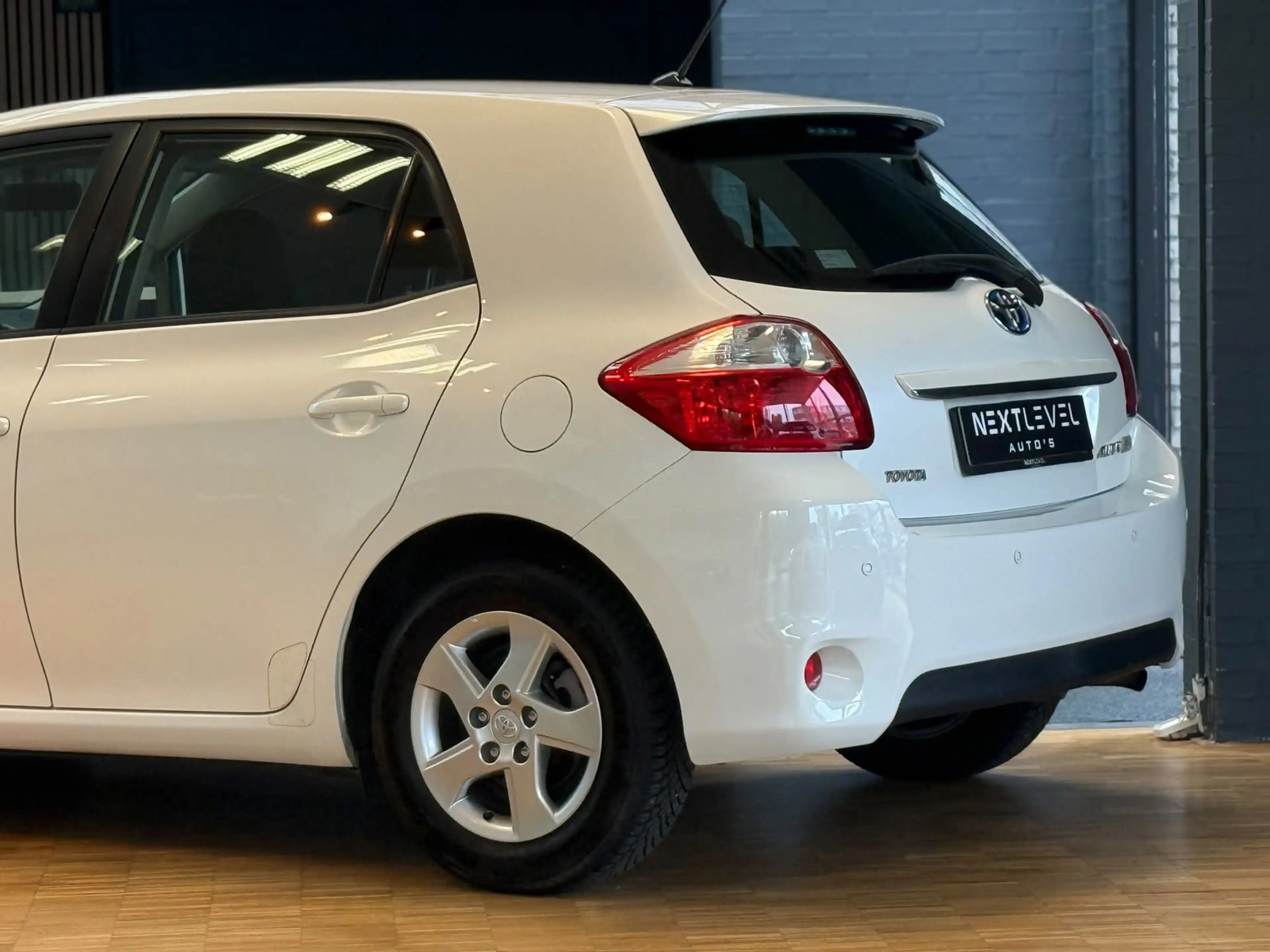 Toyota Auris 1.8 Full Hybrid Aspiration — photo 5