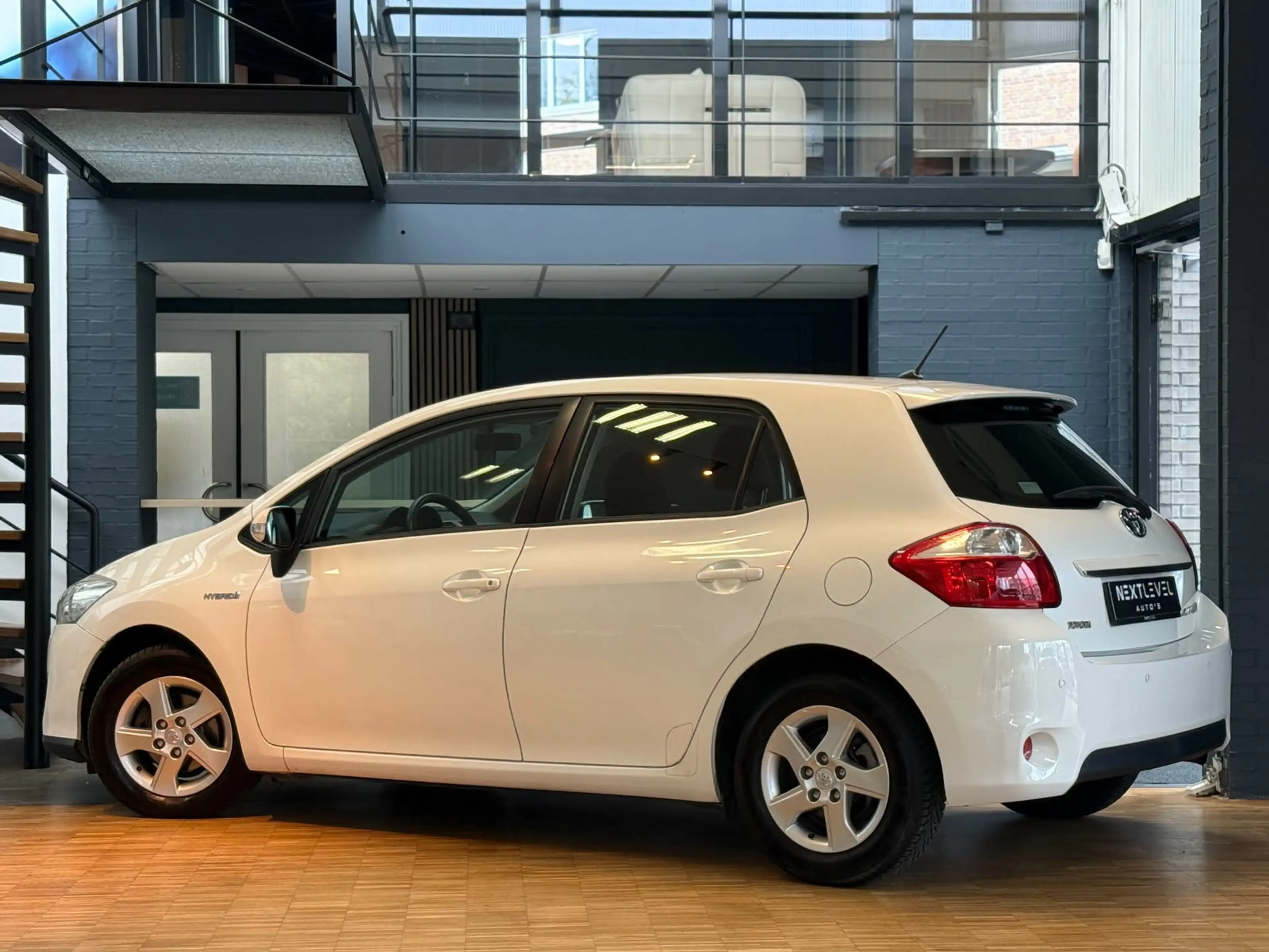 Toyota Auris 1.8 Full Hybrid Aspiration — photo 4