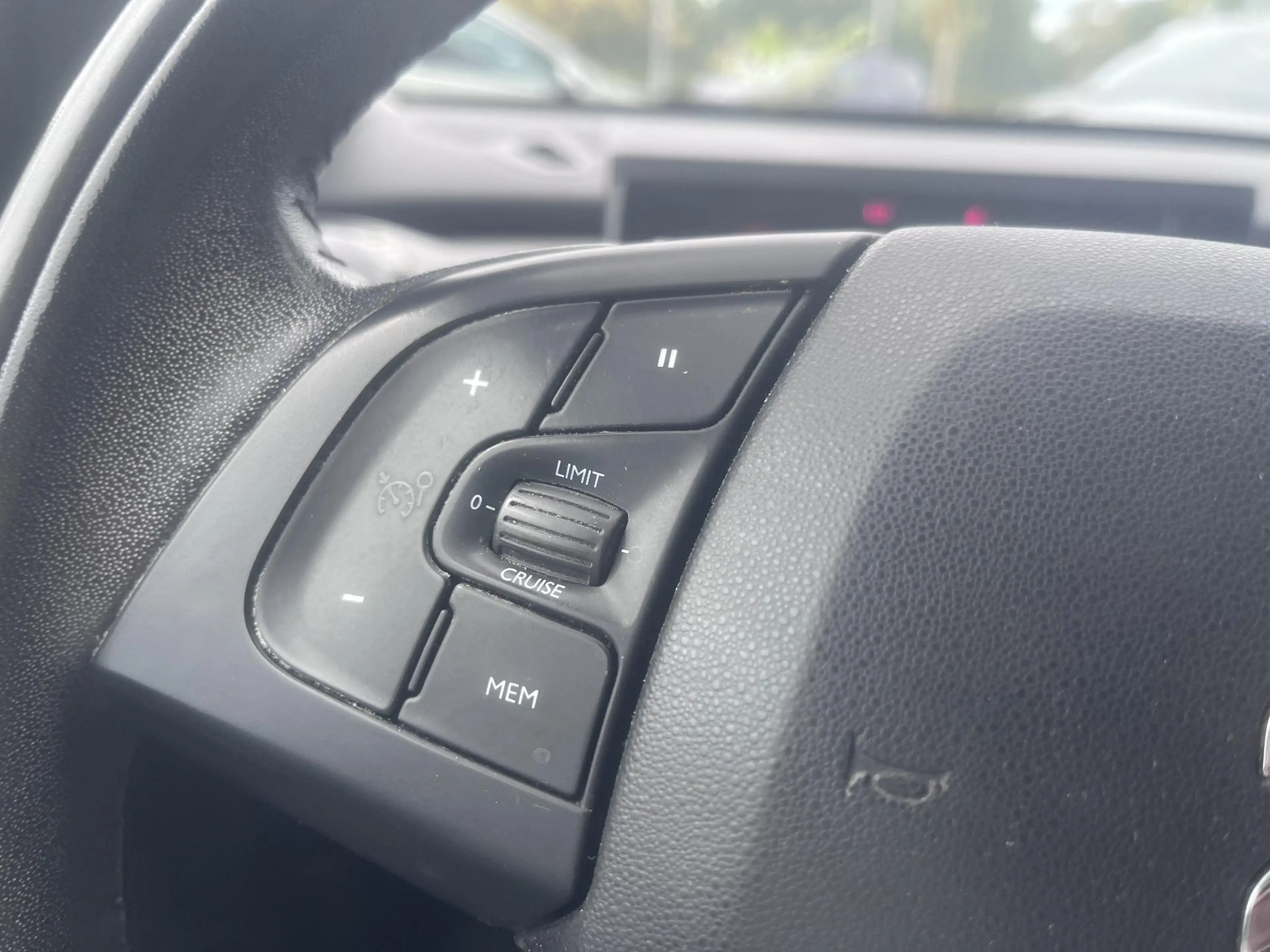 Citroen C4 Cactus 1.2 PureTech Feel — photo 8