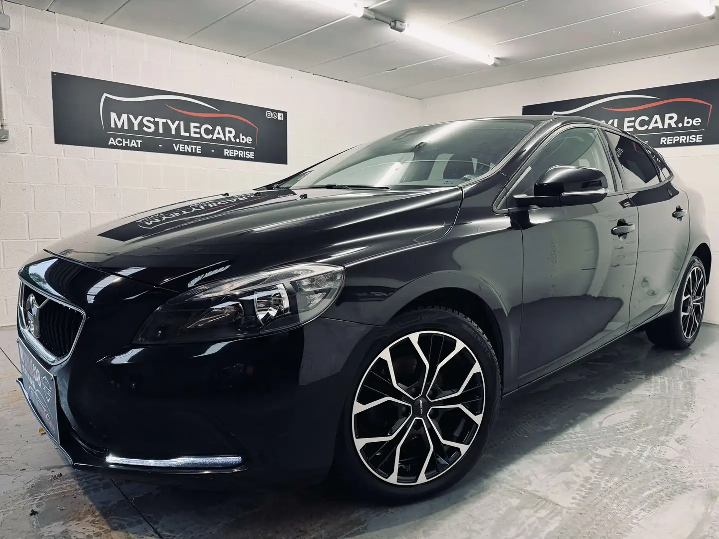 Volvo V40 V40 2.0 D2, ETAT SHOW ROOM, GARANTIE 1AN Noir - 1