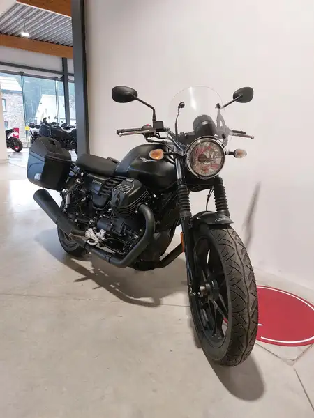 Moto Guzzi V 7 - foto 2