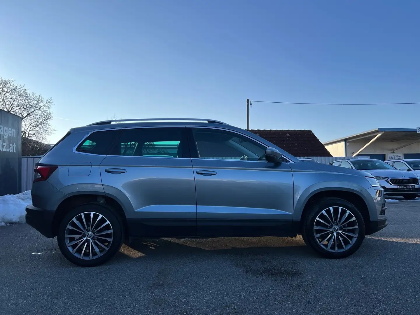 Skoda Karoq 1,6 TDI Style DSG Aut. | LED*NAVI Grau - 2