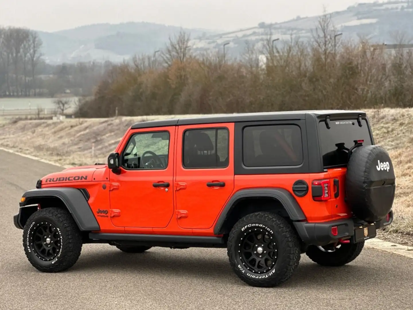 Jeep Wrangler Unlimited 2.0T GME Rubicon 8ATX Orange - 2