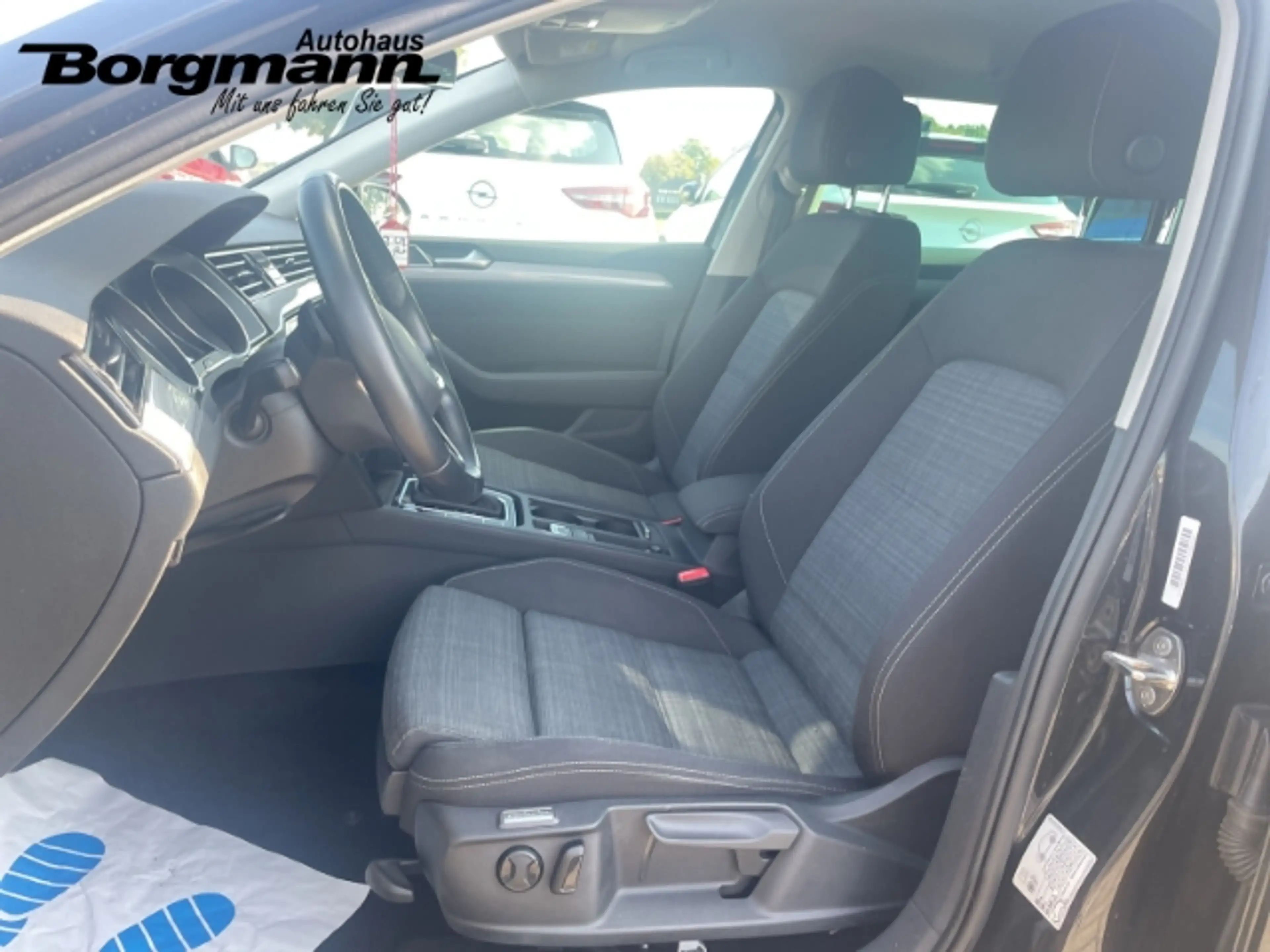 Volkswagen Passat Variant Business 1.5 LED - Navi - Park Distance Control - — photo 11