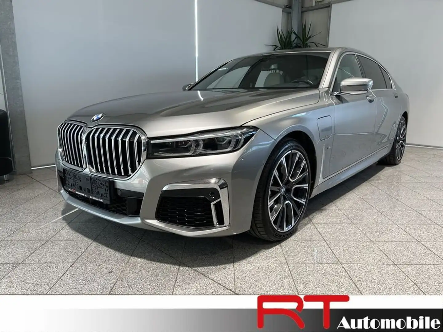 BMW 745 Le xDrive MSport Grau - 1