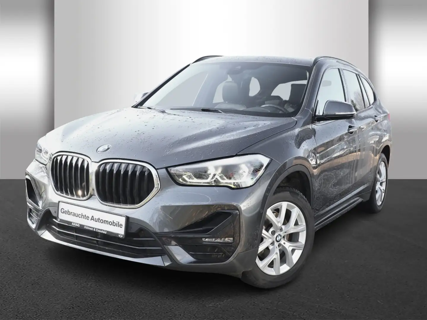 BMW X1 sDrive18i Sport Line Panorama Klimaaut. AHK Grau - 2