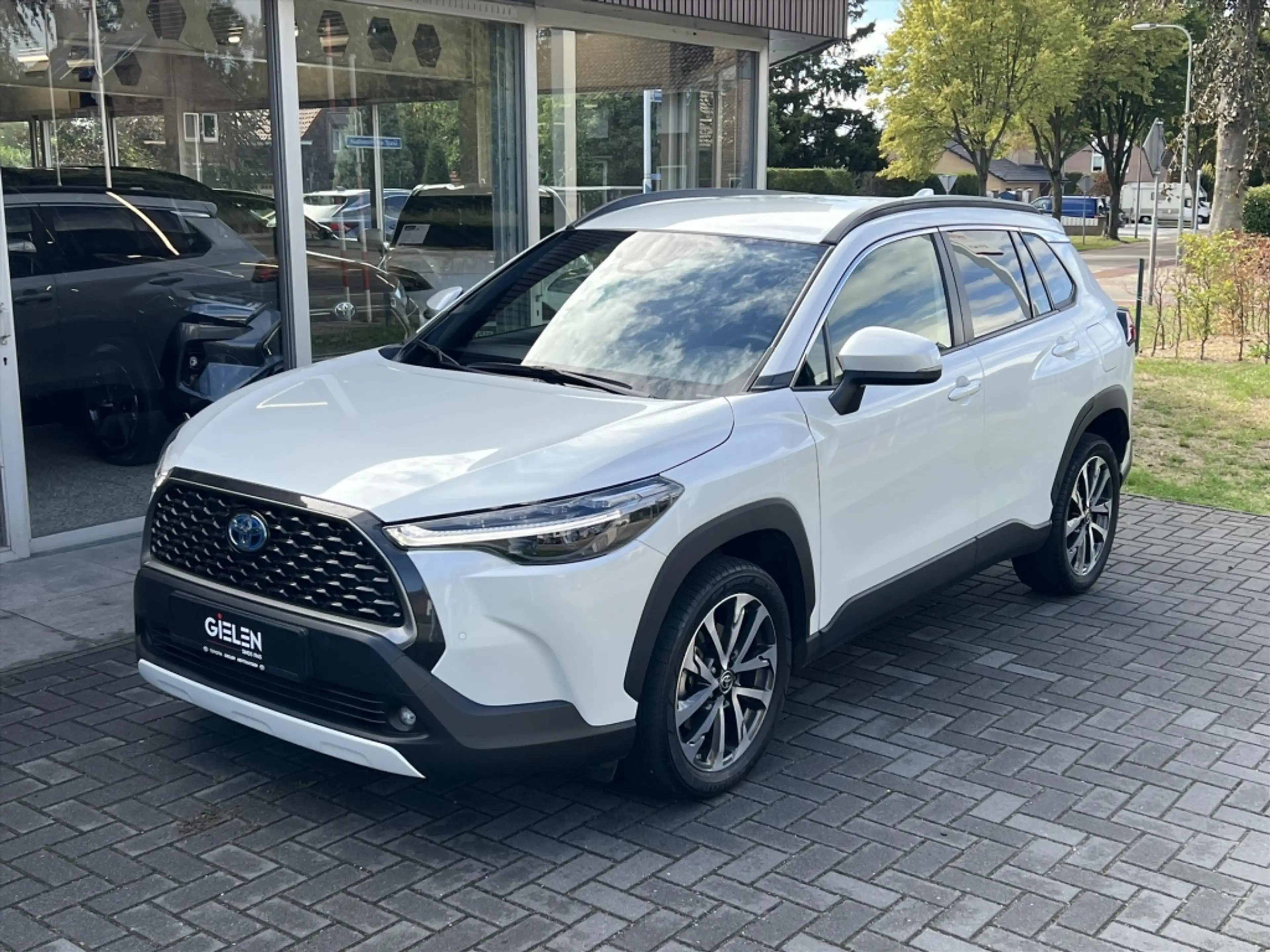 Toyota Corolla Cross 140 Hybrid Dynamic | Trekhaak, Parelmoer wit, Dode — photo 12
