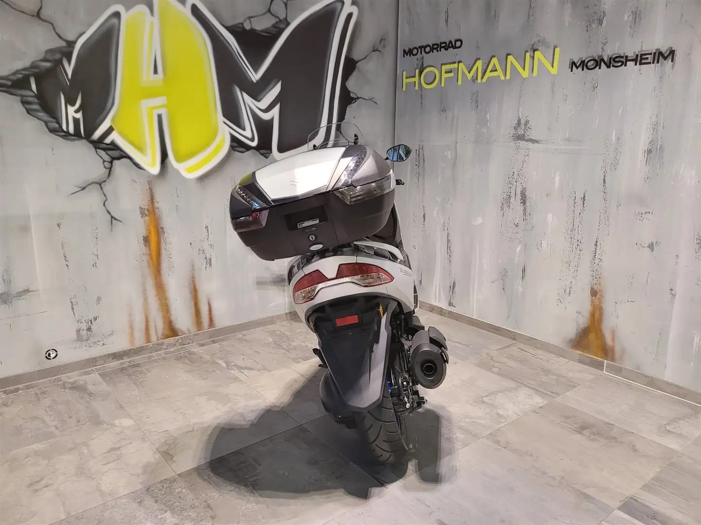 Suzuki Burgman 400 Silber - 2
