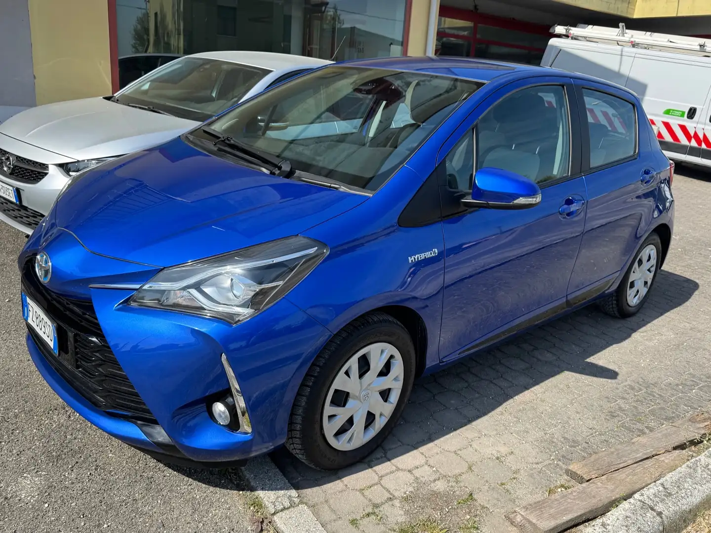 Toyota Yaris 5p 1.5h Active my18 Bleu - 1