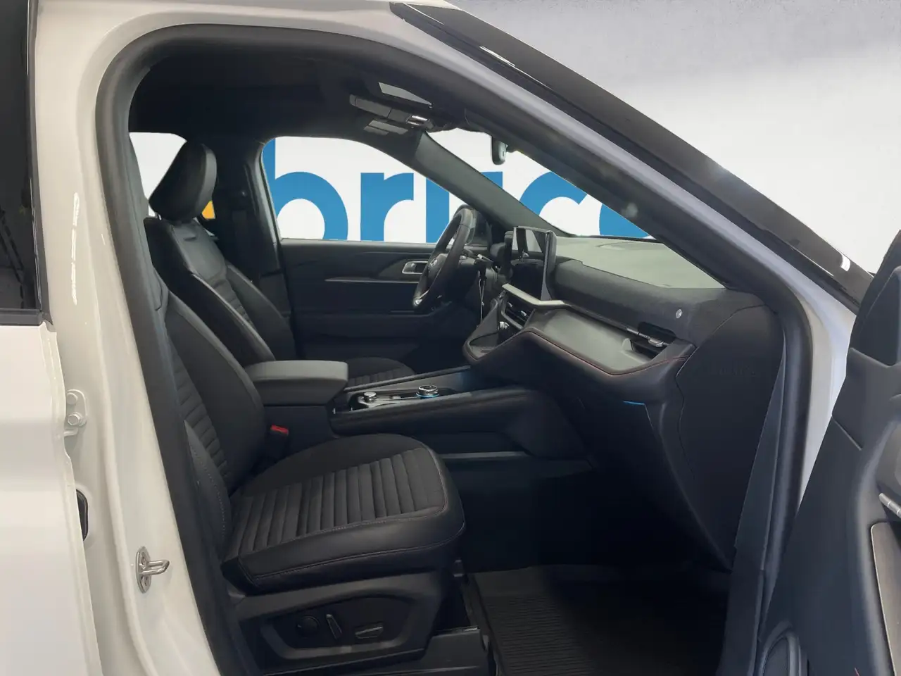 Ford Explorer снимка Ford Explorer