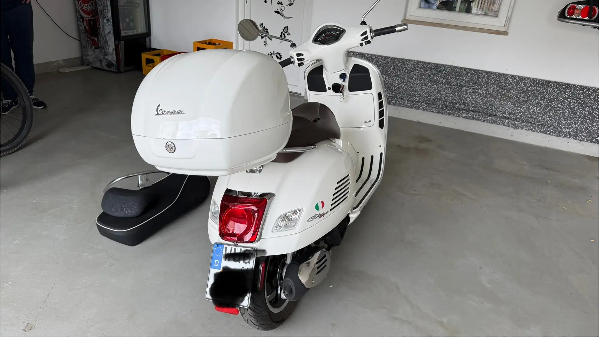 Vespa GTS 125 GTS Super Fehér - 2