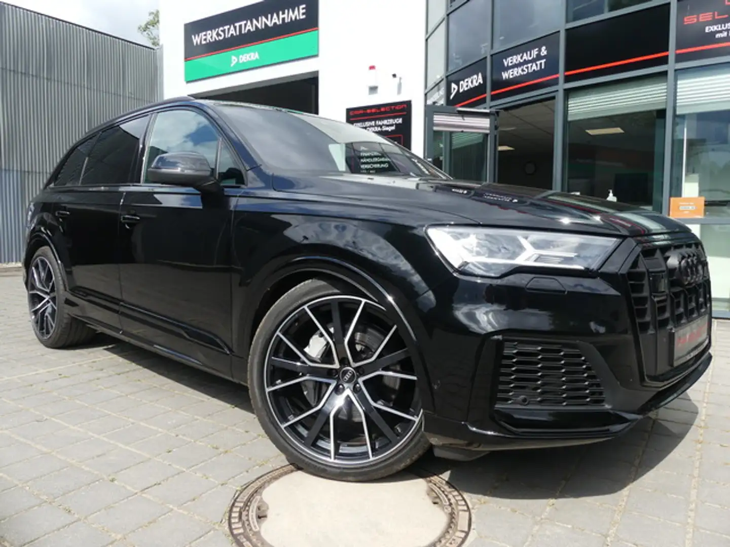 Audi Q7 55 TFSI quattro S line PANO/HEADUP/7-SITZER Zwart - 1
