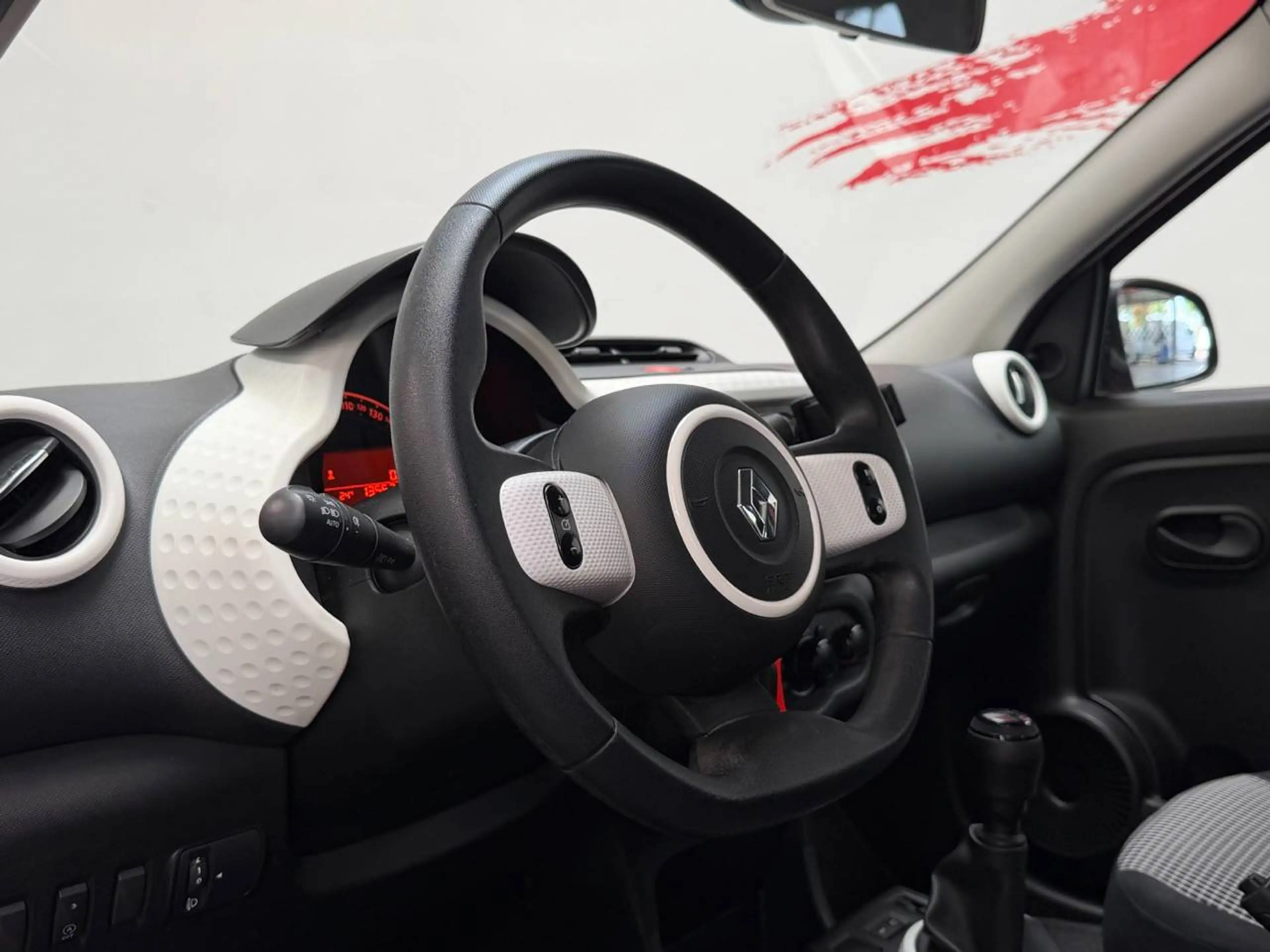 Renault Twingo Twingo 1.0i SCe — photo 10