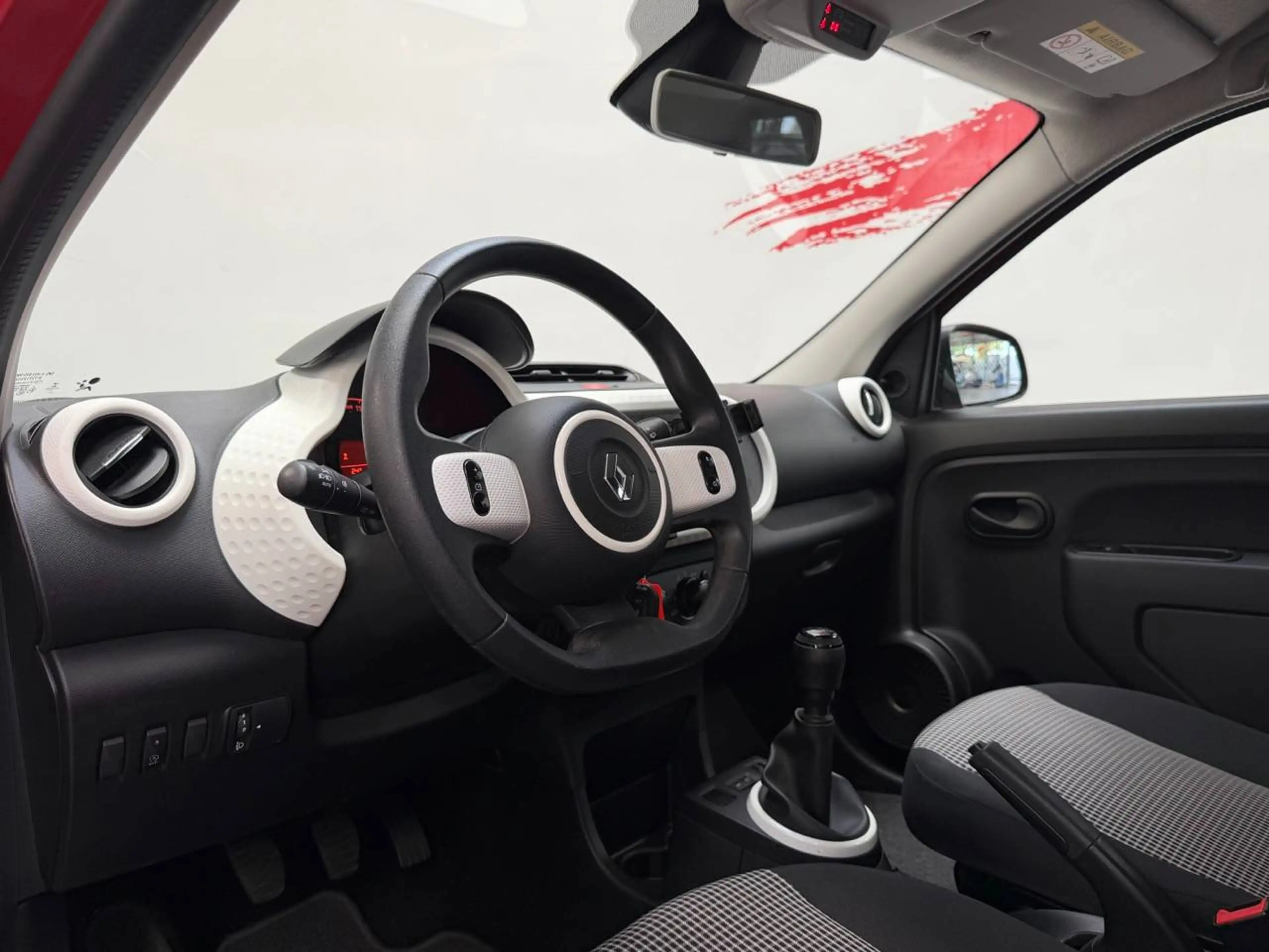 Renault Twingo Twingo 1.0i SCe — photo 9