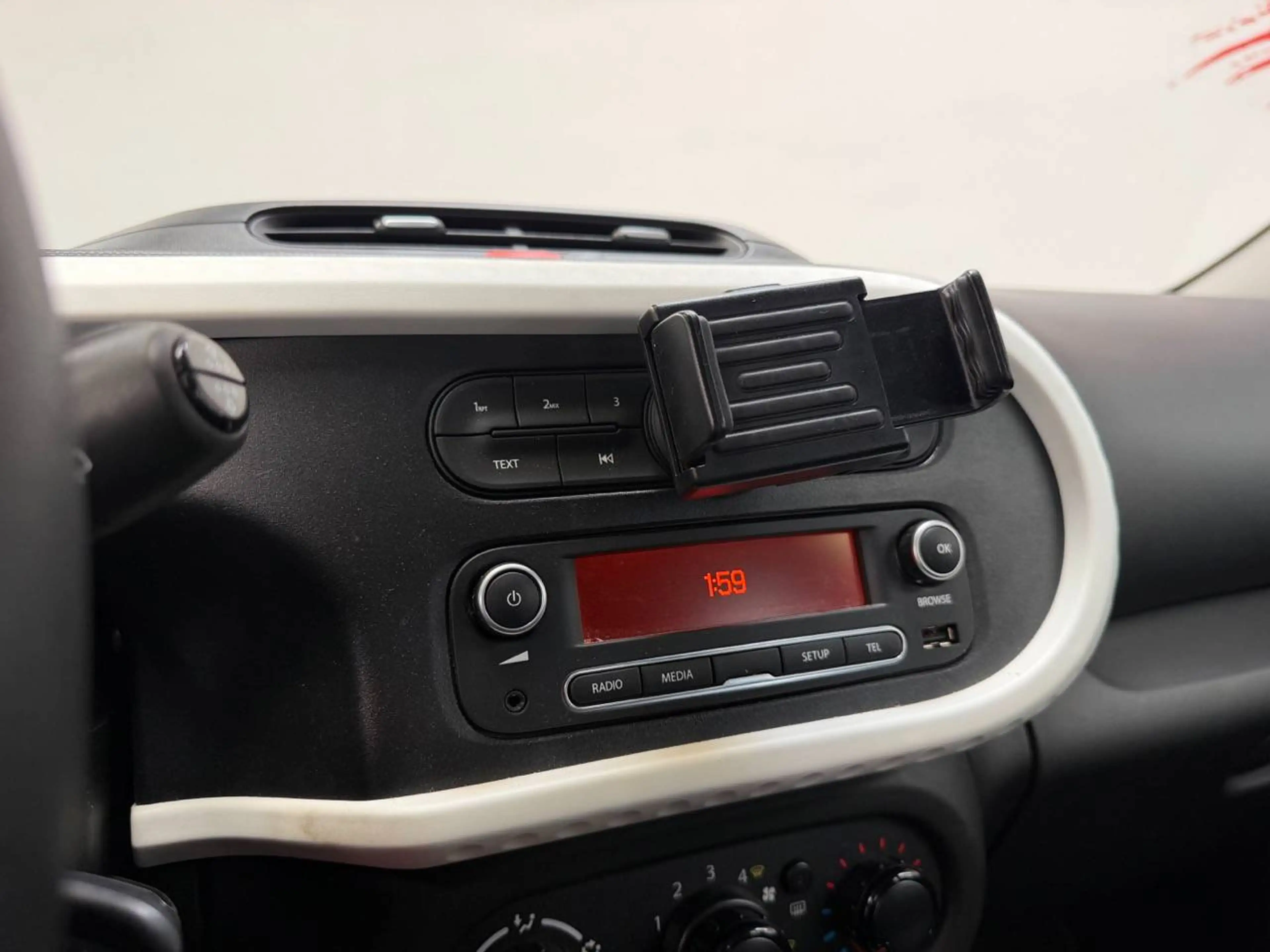 Renault Twingo Twingo 1.0i SCe — photo 13