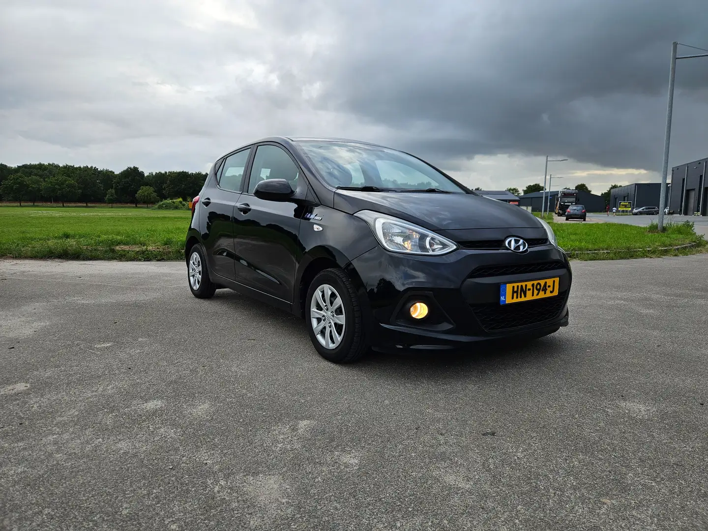 Hyundai i10 i10 1.0i i-Motion Comfort Zwart - 1