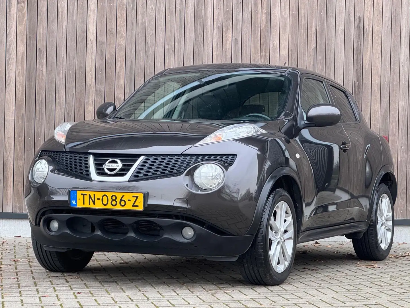 Nissan Juke 1.6 Tekna |Leder|Trekhaak|Navi|Camera| Bruin - 2
