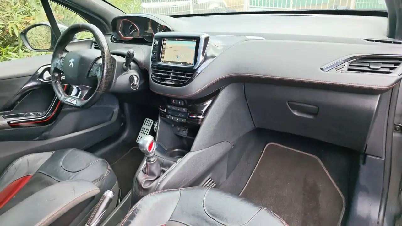 Peugeot 208 208 — photo 10