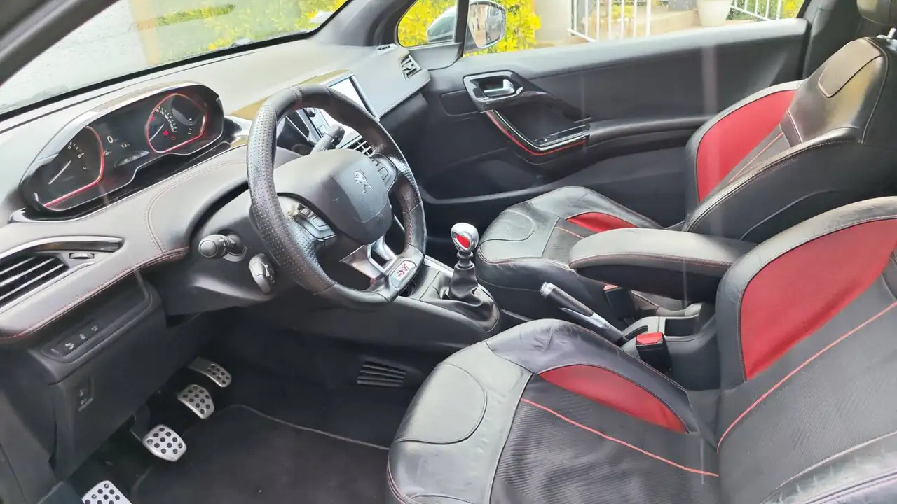 Peugeot 208 208 — photo 8