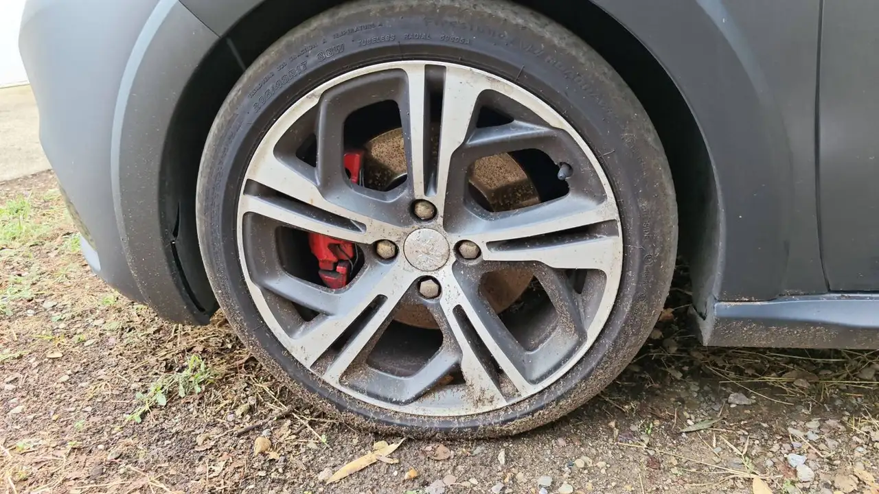Peugeot 208 208 — photo 18