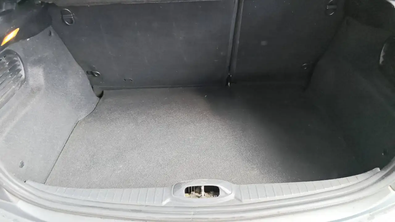 Peugeot 208 208 — photo 14