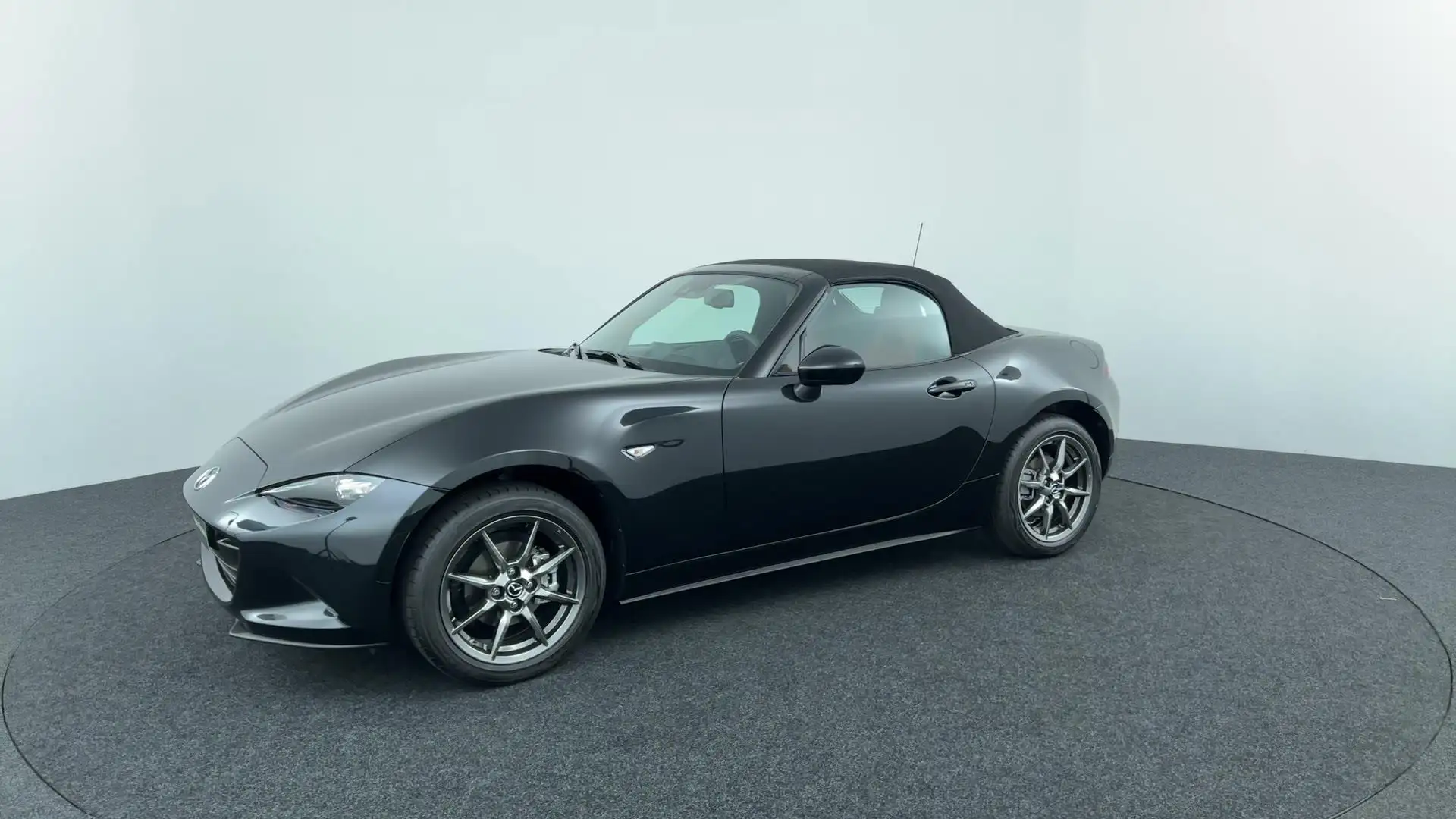 Mazda MX-5 1.5 SkyActiv-G 132 6MT Luxury | Demo Zwart - 2