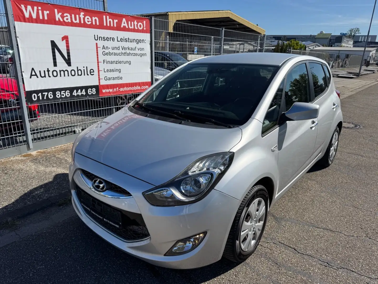 Hyundai iX20 Comfort*Automatik*Anhängerkupplung* Silber - 1